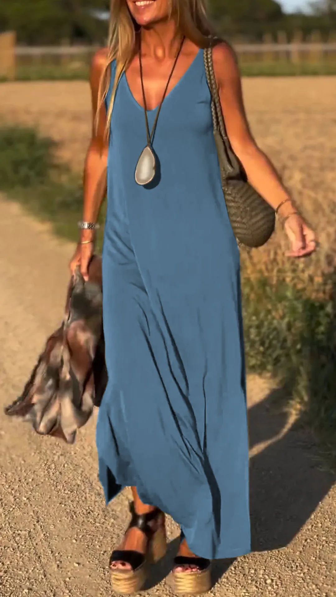 Robe tendance à bretelles, col en V sexy
